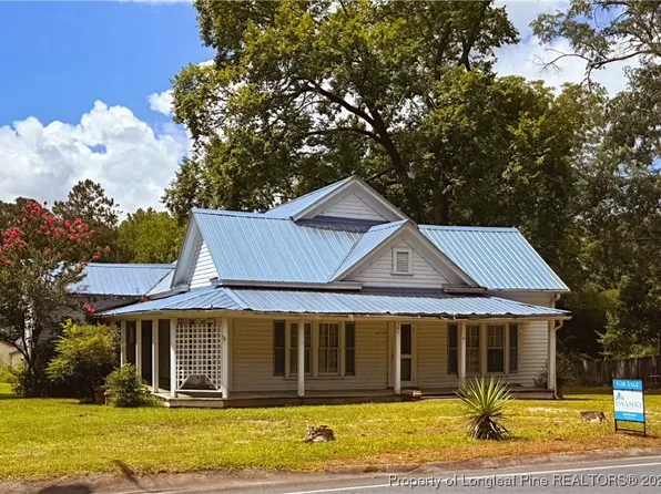 561 Carthage St, Cameron, NC 28326