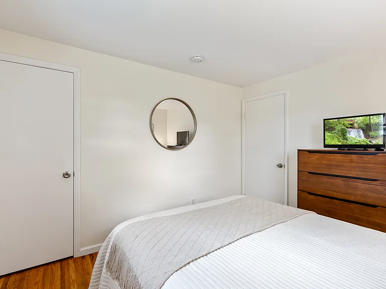 100 Barbie Dr — Photo 11