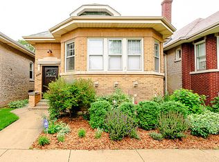 5632 N Maplewood Ave, Chicago, IL 60659