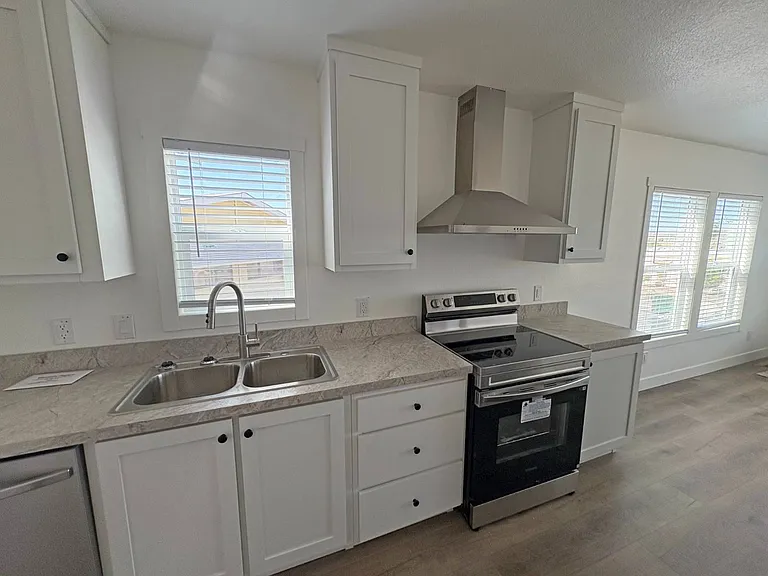 1700 State St #94 — Photo 8