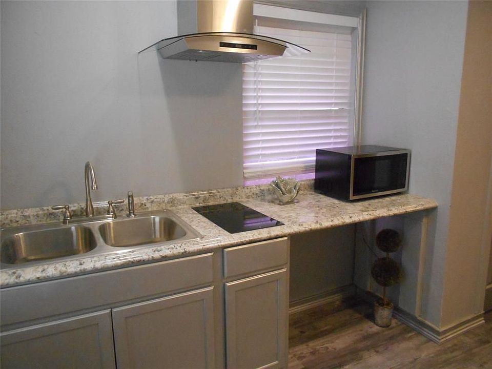 1st image of 1015 11th St #1