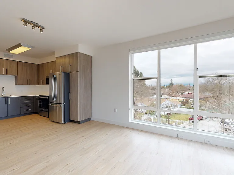 777 Hamilton — Photo 16