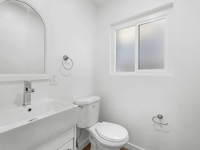 621 E Cedar Ave #A — Photo 10