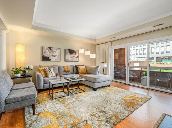 804 E Jefferson St APT D, Charlottesville, VA 22902