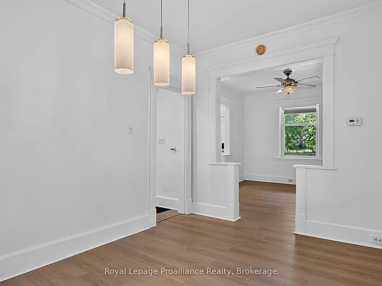 367 Edinburgh St — Photo 5