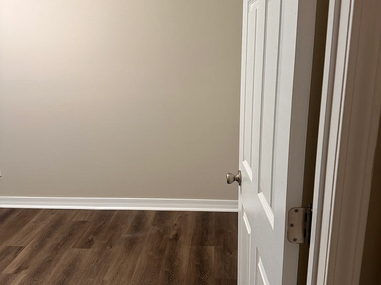 216 Seawind Dr — Photo 2