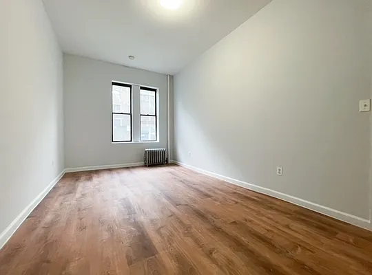 Rented by Kahen Properties | media 4