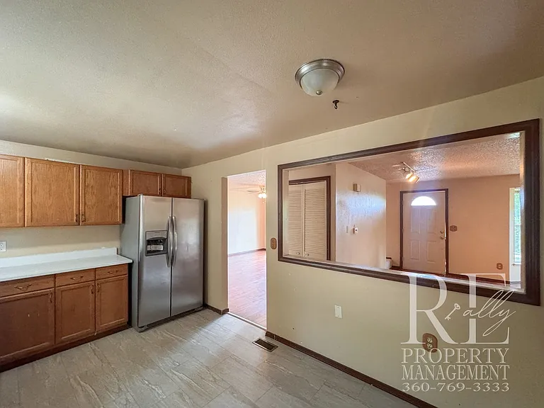 7880 Oxbow Ave NE — Photo 6