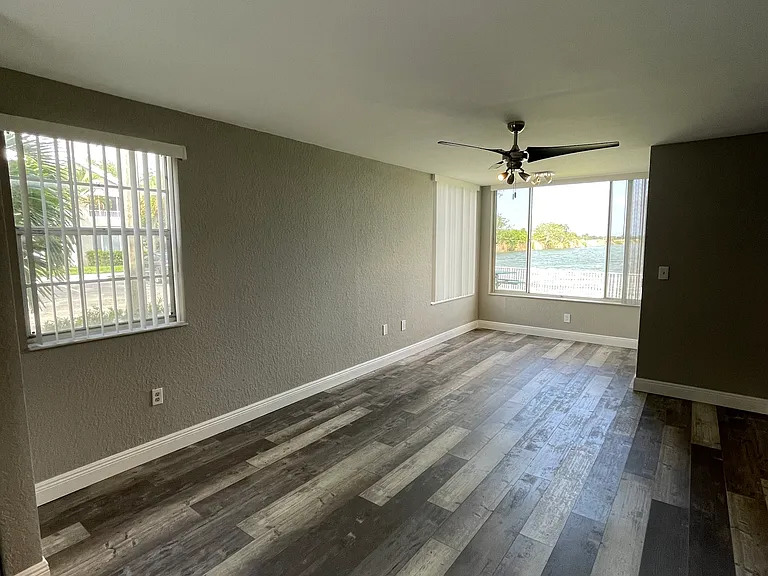2831 N Oakland Forest Dr #101 — Photo 72