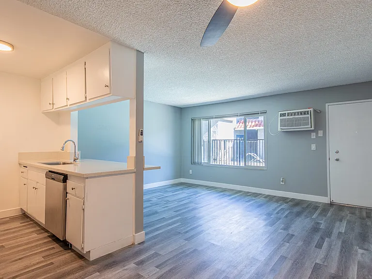 Saticoy Apartments — Photo 28