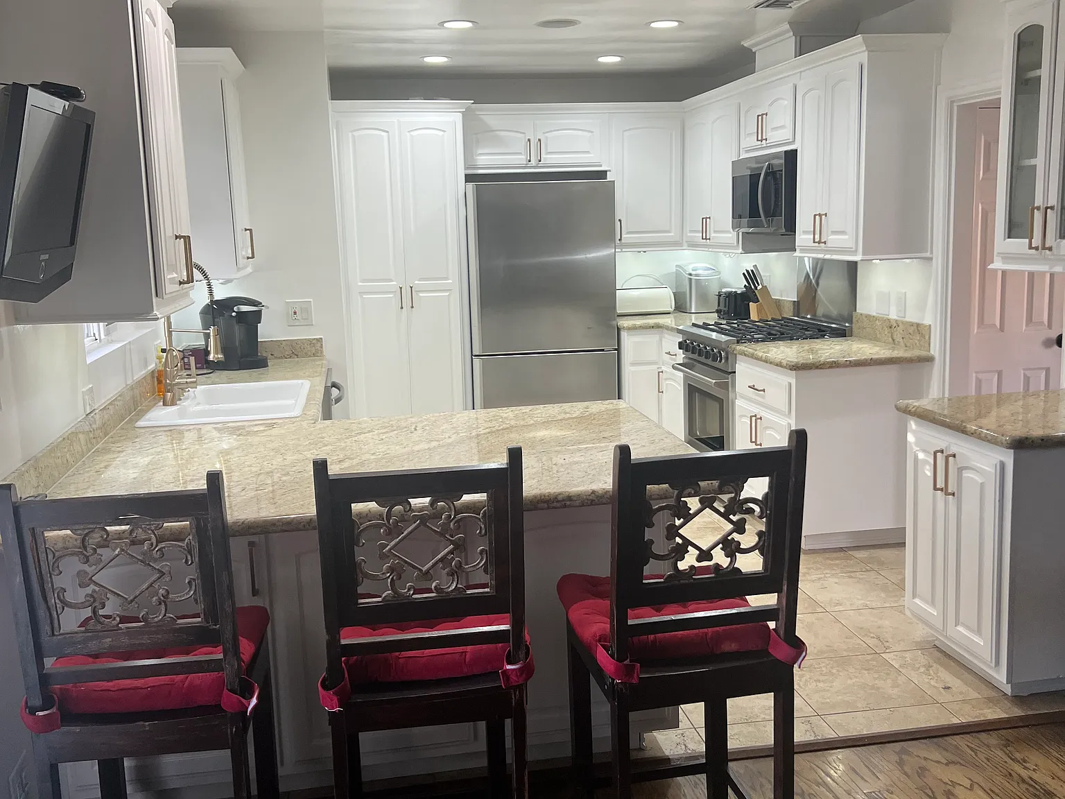 10420 Louise Avenue — Photo 3