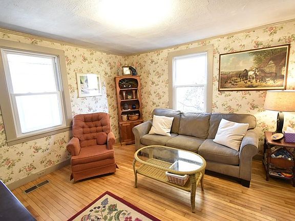 4th image of 13 Howard St