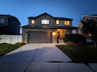 848 W Freedom Point Way, Bluffdale, UT 84065