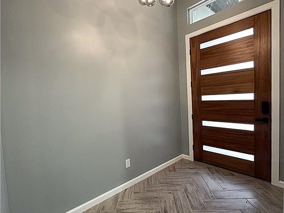 5th image of 901 Micaela Dr
