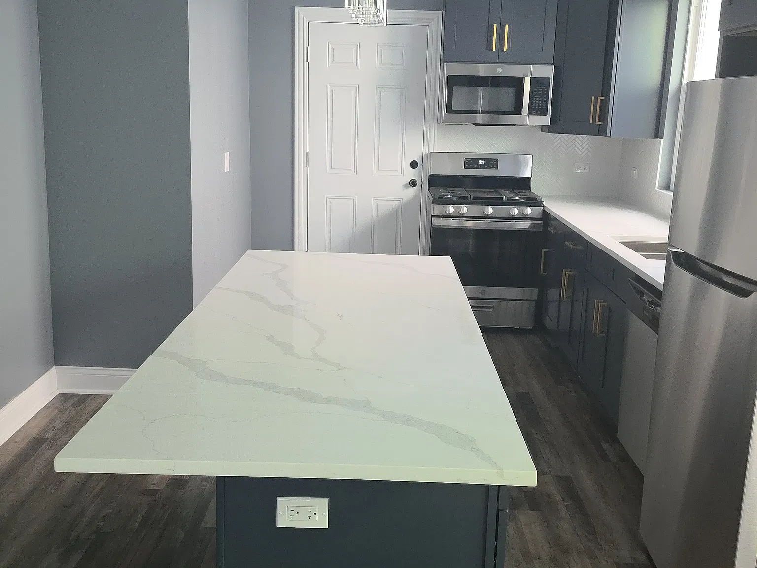 3 bed, $2,250 — Photo 4