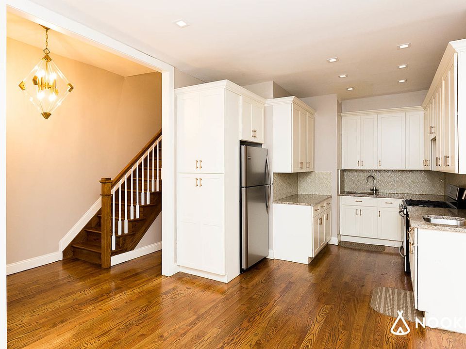 1st image of 170 Hart St APT 1