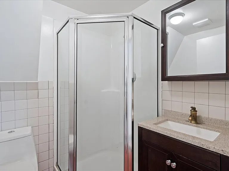 930 Valley View Dr — Photo 14
