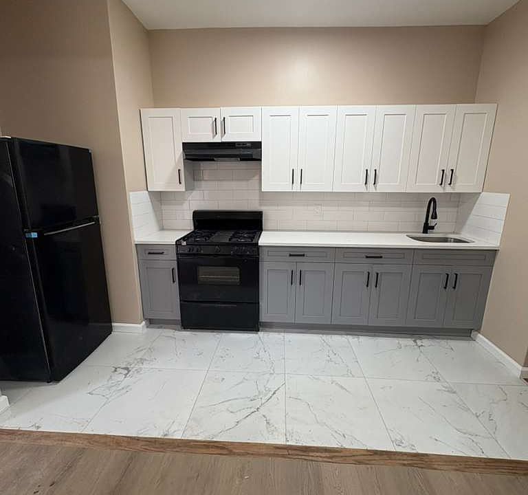 1st image of 130 N 14th St #2