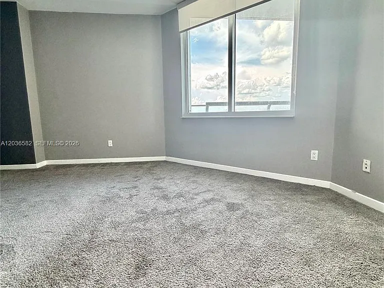 335 Biscayne Blvd #4200 — Photo 27