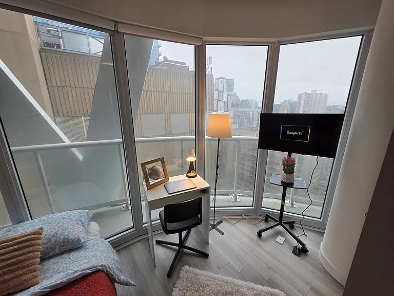 230 Simcoe St #1334B — Photo 2