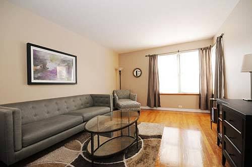 3rd image of 4923 N Wolcott Ave APT 1A