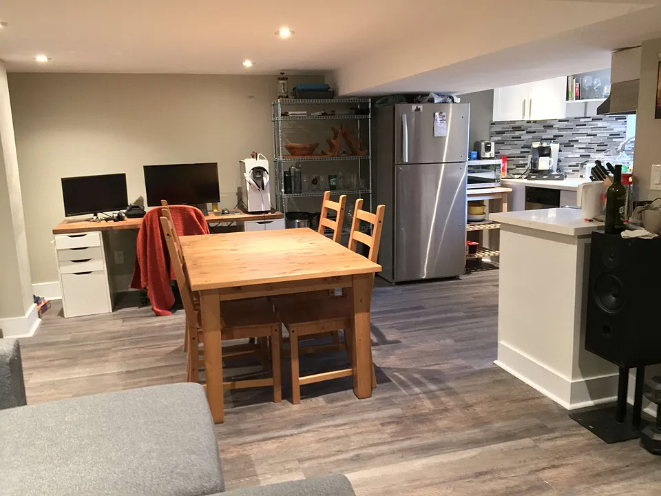 41 Charlton Ave W #1