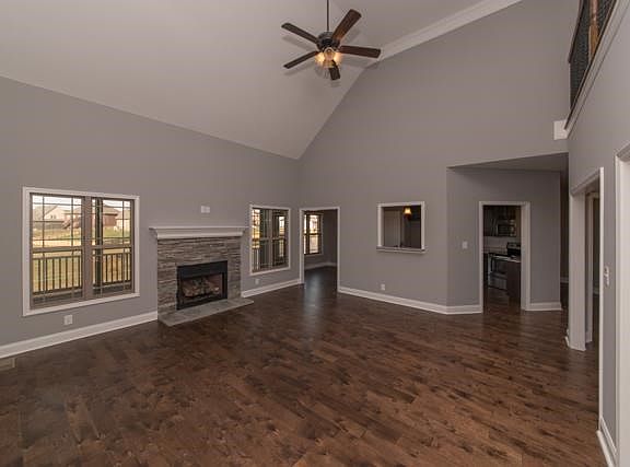 5th image of 1560 Edgewater Ln