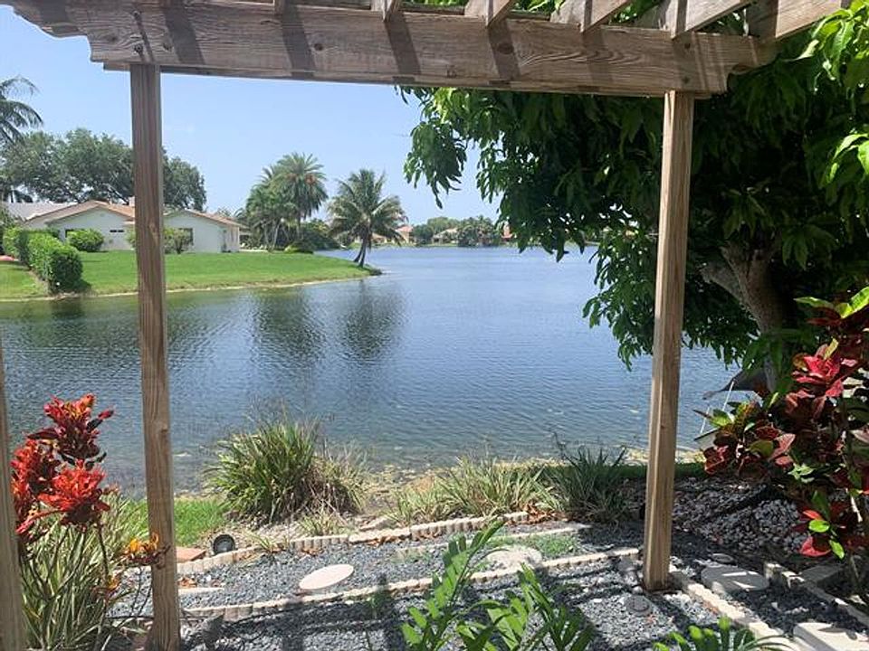 1st image of 11585 N Quayside Dr #11585