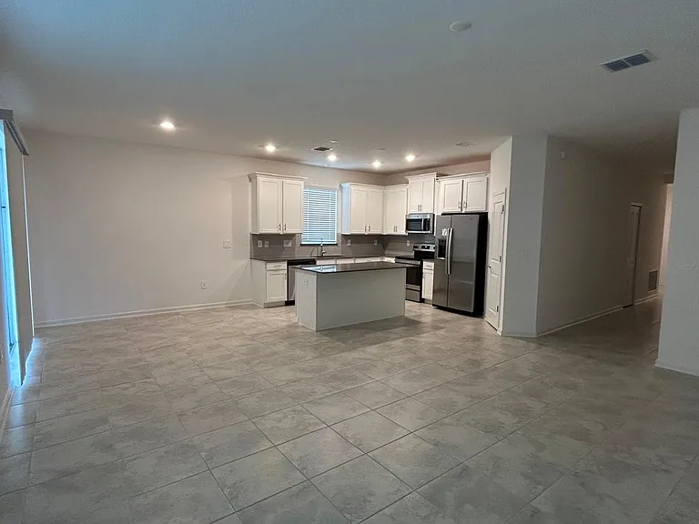 913 Laurel View Way — Photo 13