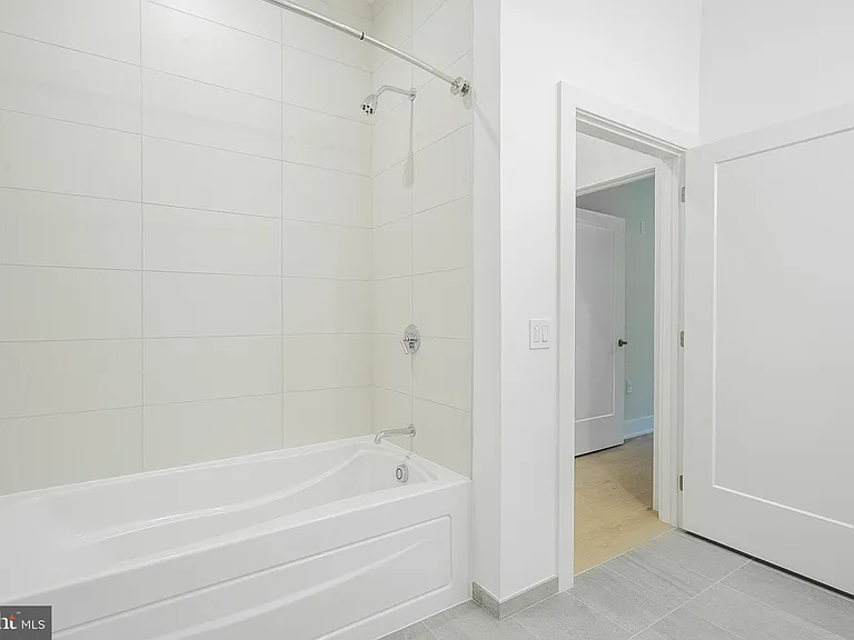 701 Swann Ave #503 — Photo 19