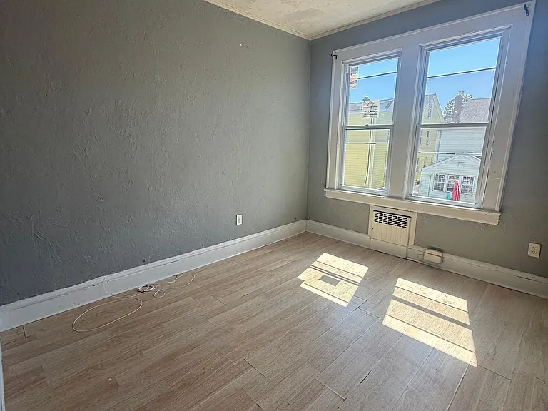 360 Wainwright St #2 — Photo 2