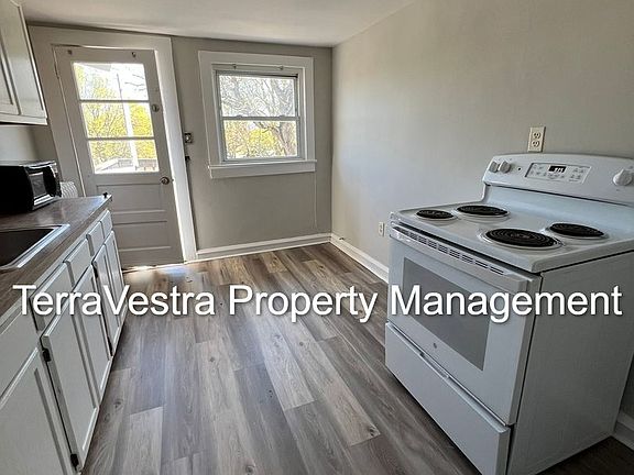 2nd image of 407 Southwest Blvd #5