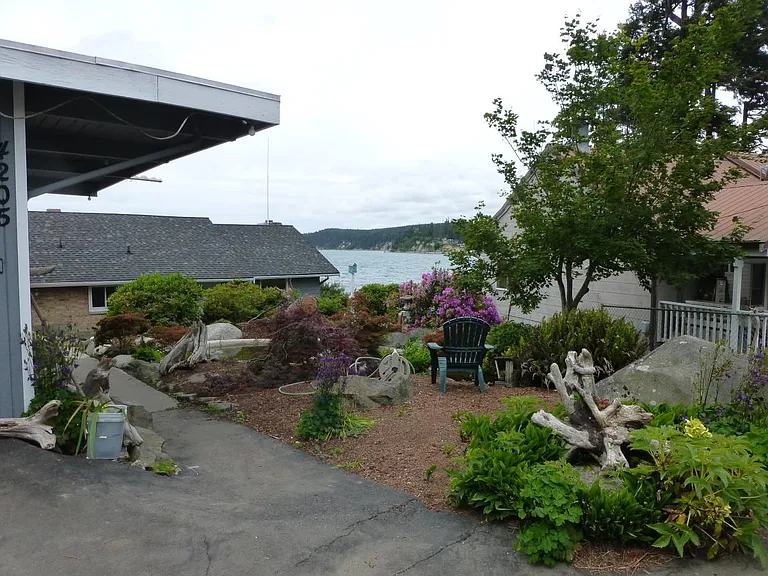 Entry pond