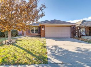 8813 Moon Rise Ct, Fort Worth, TX 76244