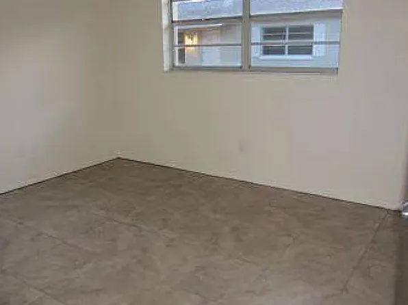 3753 141st Pl APT B, Largo, FL 33771