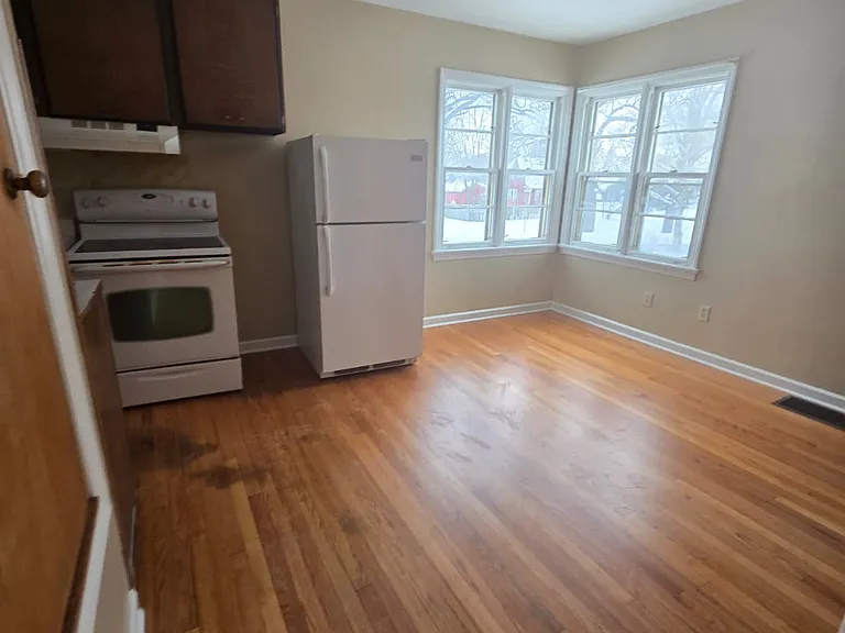 2909 Lincoln Way W #B — Photo 4