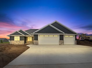 1260 Allen Lee Way, Pulaski, WI 54162