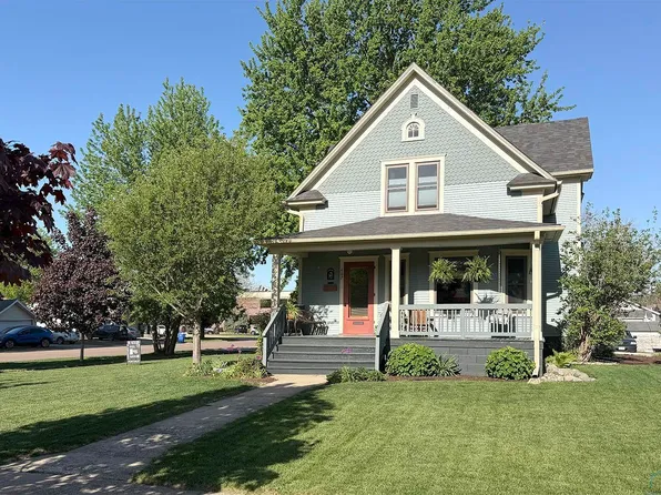 407 2nd Ave NE, Sioux Center, IA 51250