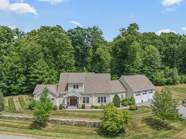 10 Great Lake Ln, North Andover, MA 01845