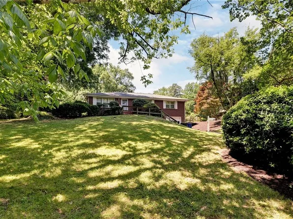 18 Owens Rd, Newport News, VA 23602