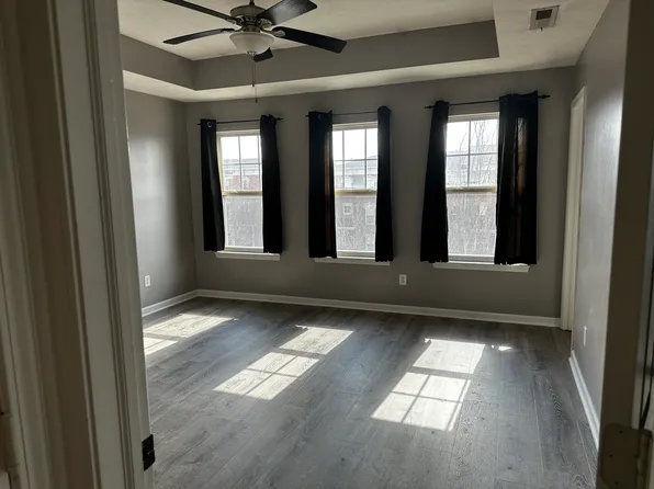 6312 Central Blvd, Whitestown, IN 46075