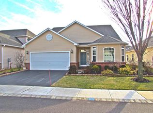 36 Merlot Ct, Monroe Township, NJ 08831