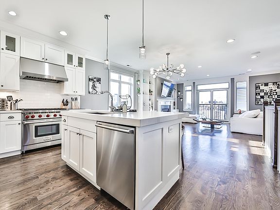 2nd image of 1829 N Larrabee St #Penthouse