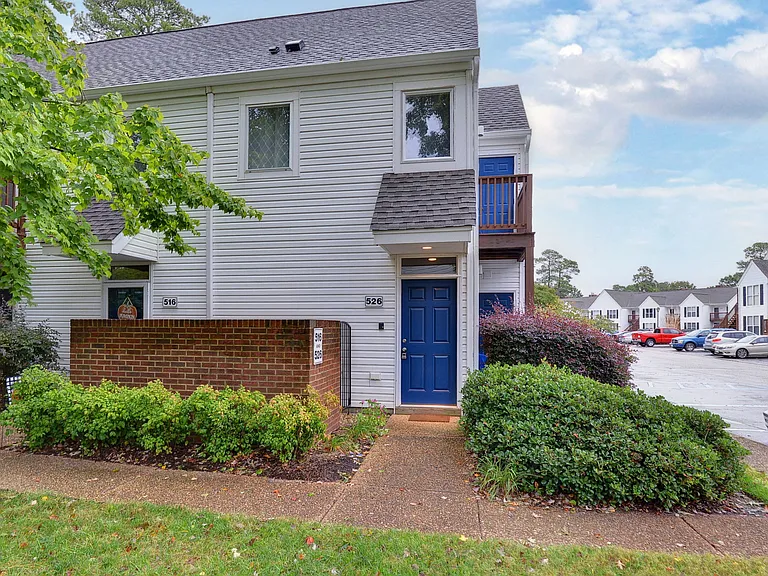 526 Ironwood Dr — Photo 2
