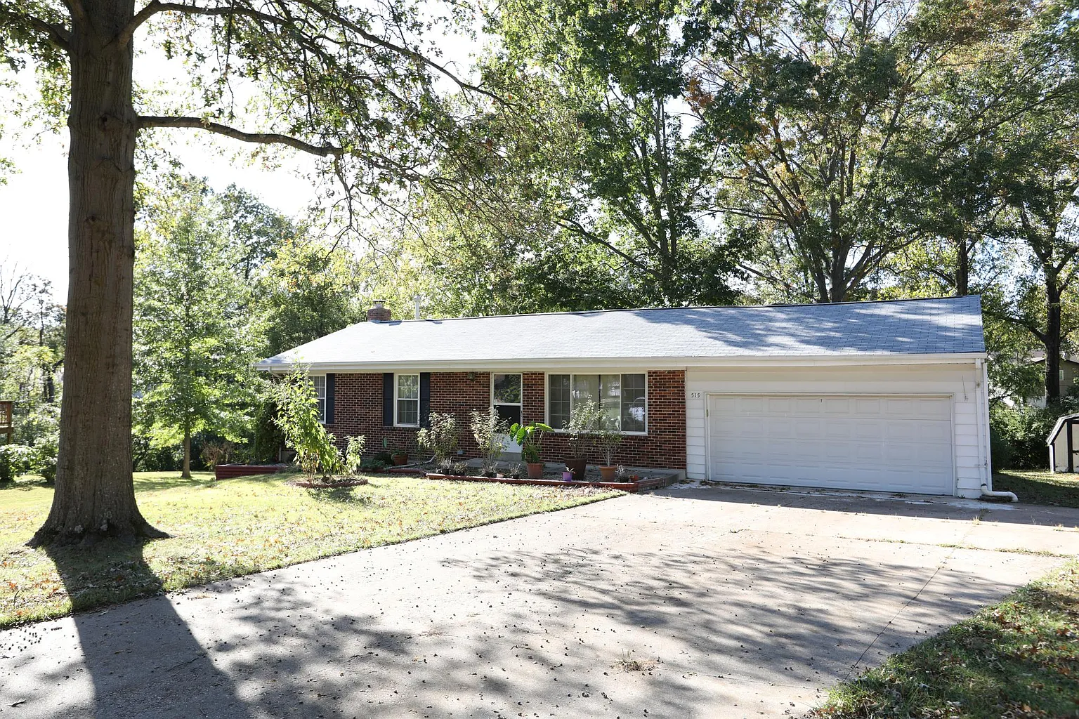 519 Ranch Dr photo 1