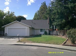 725 Devonshire Ct, Dixon, CA 95620