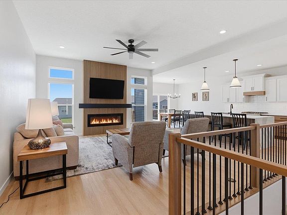 2nd image of 121 Goldcrest Ct
