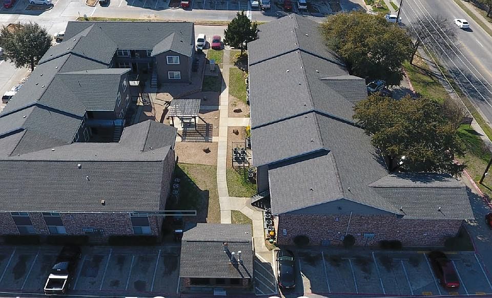 1st image of 2807 Mustang Dr #122A