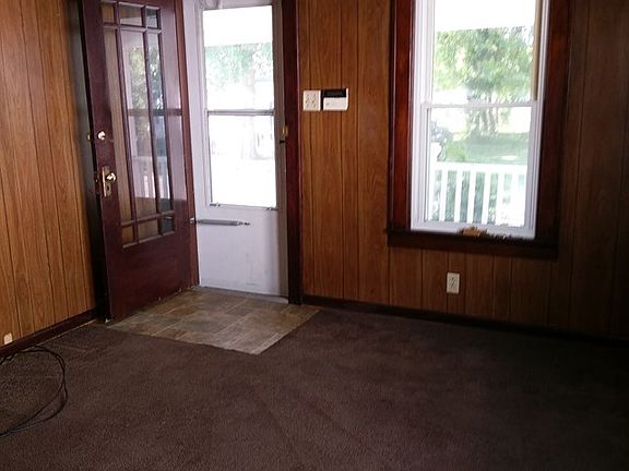 2nd image of 666 Linn St