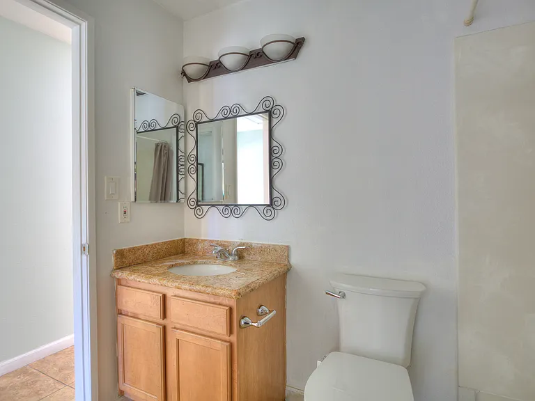 1116 W Blaine St #203 — Photo 22